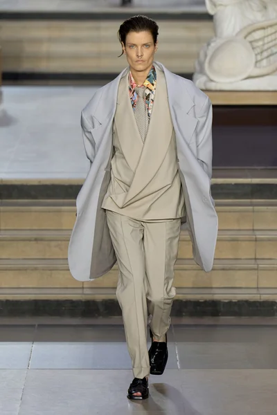 Look 27